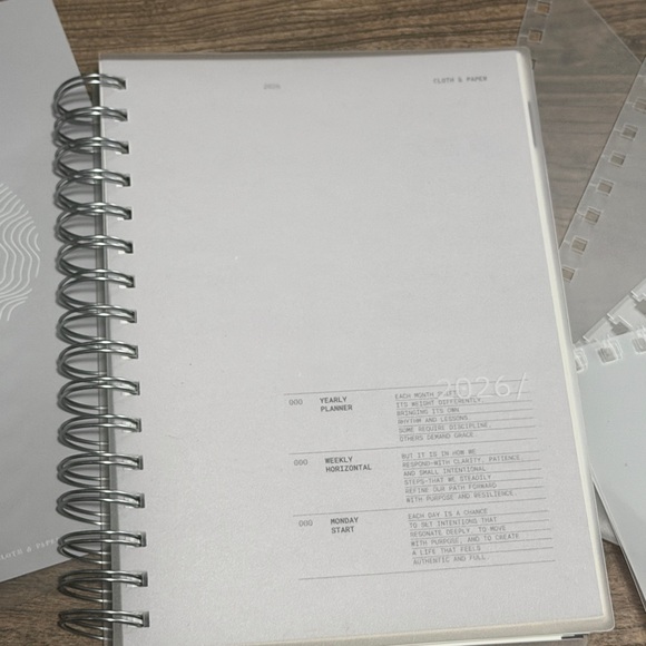 Elegant Green Planner with Stickers - Picture 15 of 15